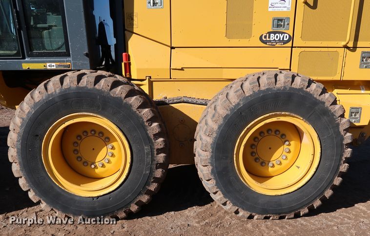 image for item DJ2421 2016 John Deere 672G  motor grader