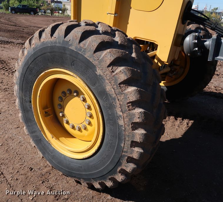 image for item DJ2421 2016 John Deere 672G  motor grader