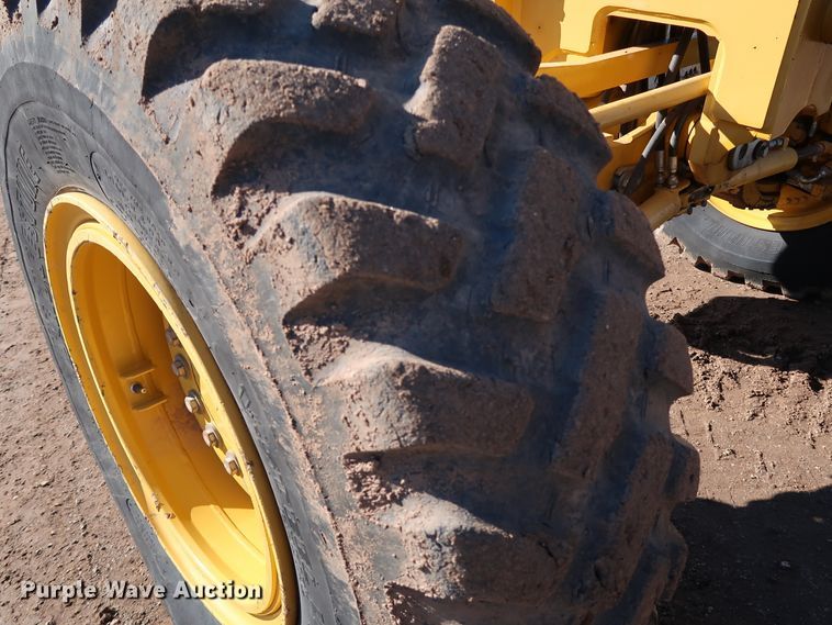 image for item DJ2421 2016 John Deere 672G  motor grader