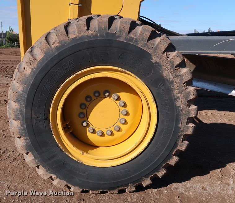 image for item DJ2421 2016 John Deere 672G  motor grader