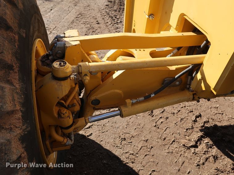 image for item DJ2421 2016 John Deere 672G  motor grader