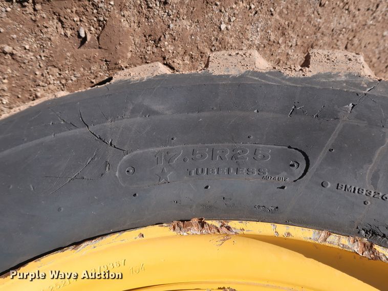 image for item DJ2421 2016 John Deere 672G  motor grader