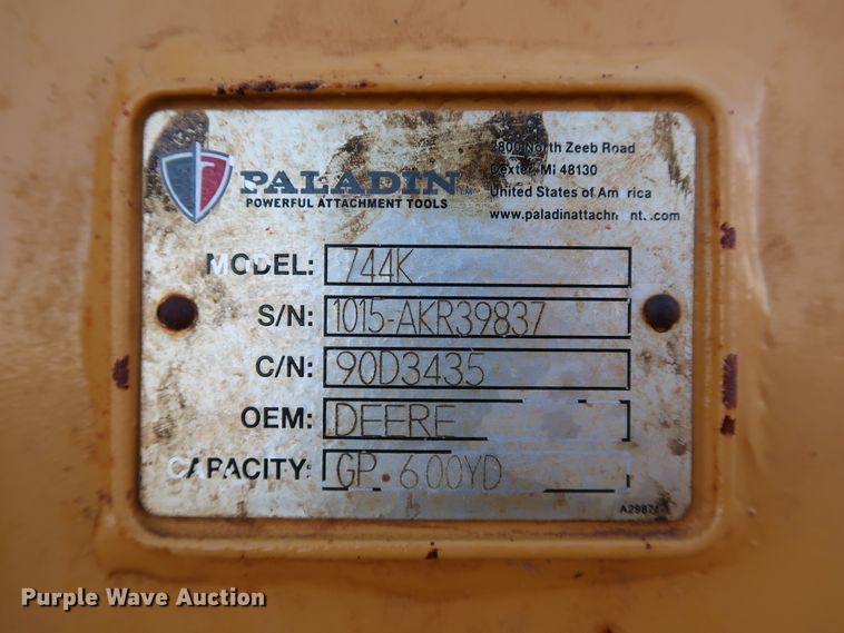 image for item DJ2424 Paladin 744k  loader bucket