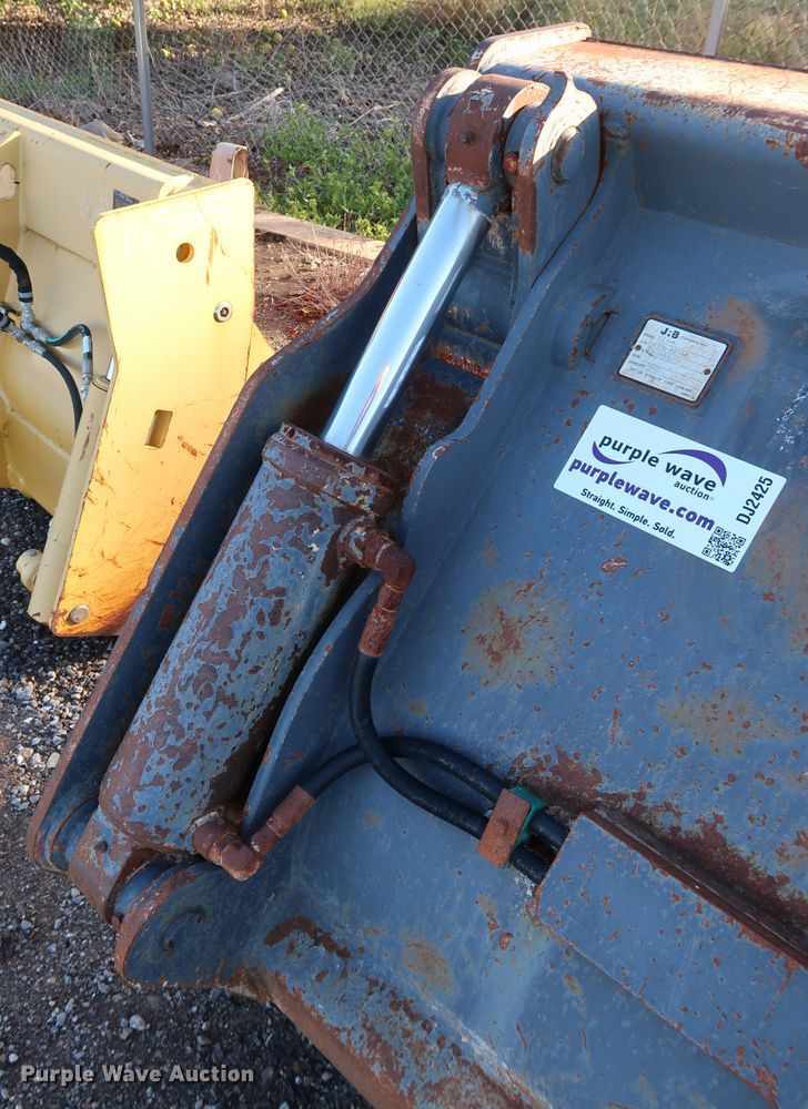 image for item DJ2425 JRB 624H  four-in-one loader bucket