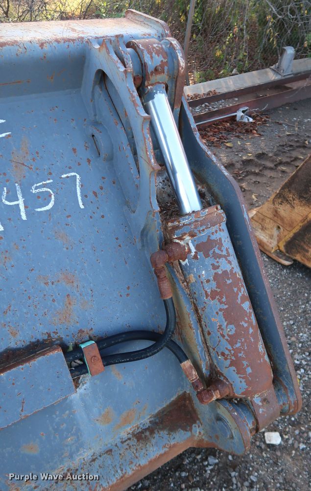 image for item DJ2425 JRB 624H  four-in-one loader bucket