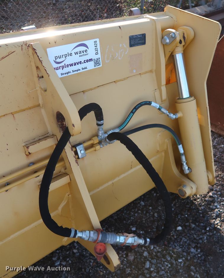 image for item DJ2428 John Deere AT447318 four-in-one bucket