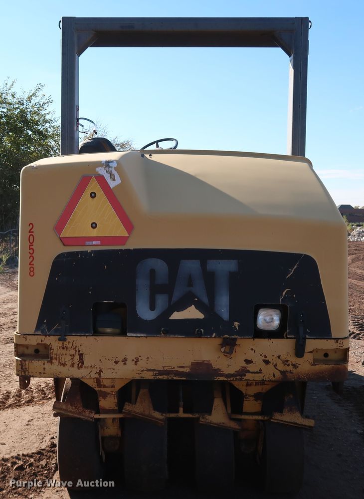 image for item DJ2429 1999 Caterpillar PS-150B  pneumatic roller