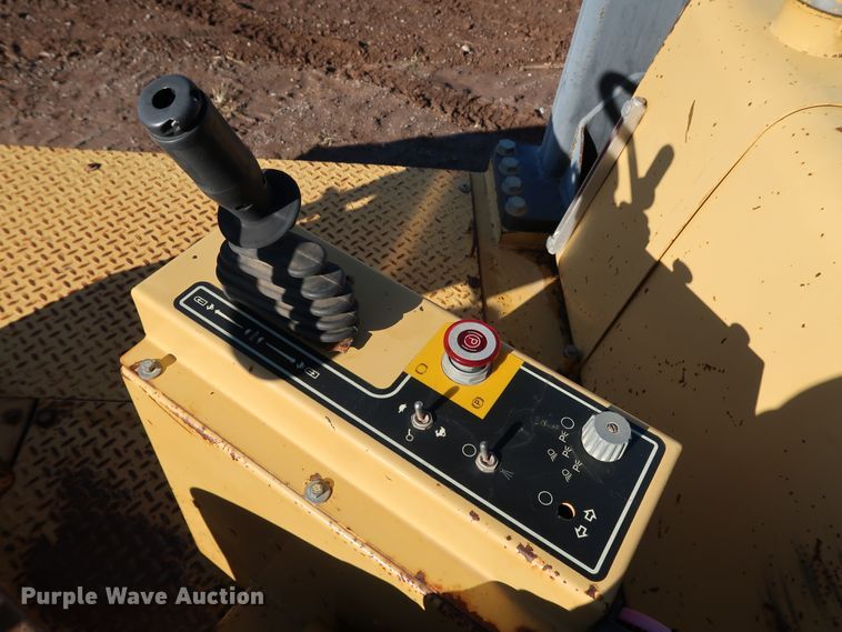 image for item DJ2429 1999 Caterpillar PS-150B  pneumatic roller