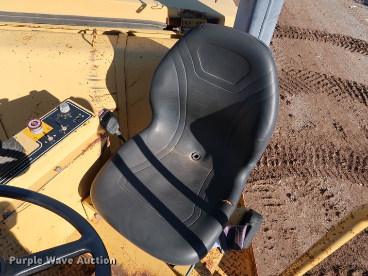 image for item DJ2429 1999 Caterpillar PS-150B  pneumatic roller