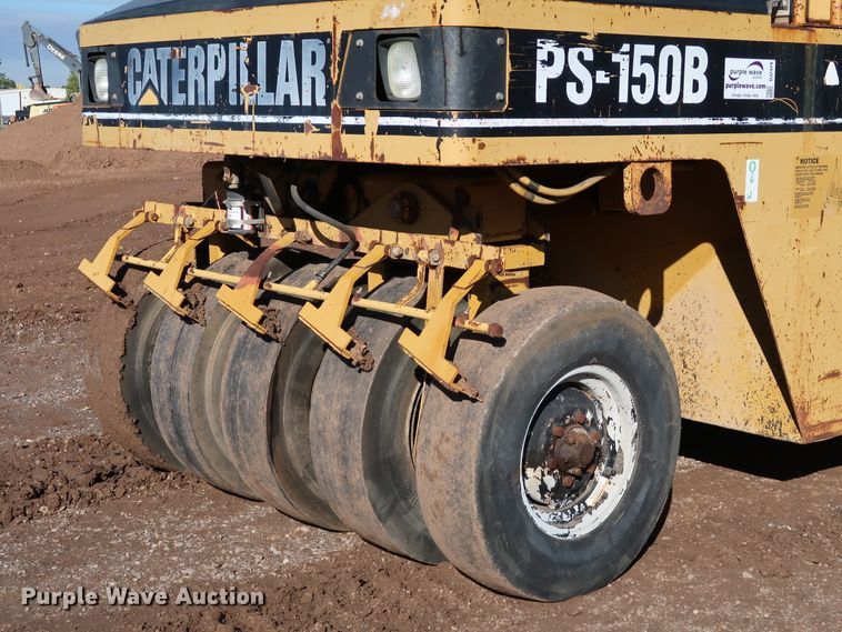 image for item DJ2429 1999 Caterpillar PS-150B  pneumatic roller