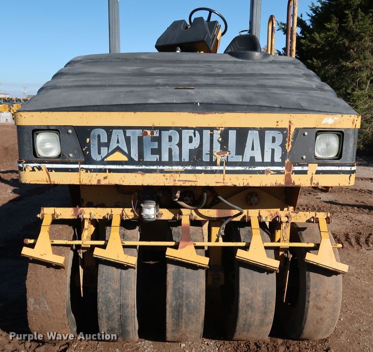 image for item DJ2429 1999 Caterpillar PS-150B  pneumatic roller