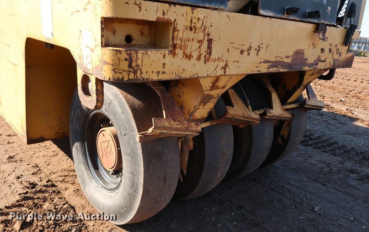 image for item DJ2429 1999 Caterpillar PS-150B  pneumatic roller
