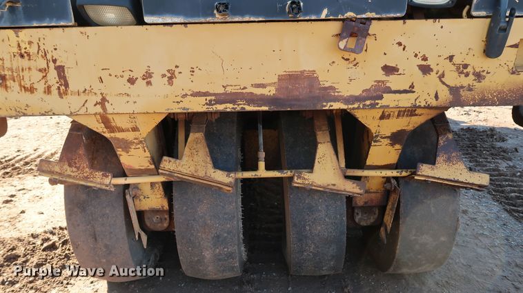 image for item DJ2429 1999 Caterpillar PS-150B  pneumatic roller