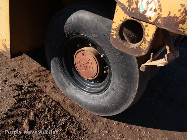 image for item DJ2429 1999 Caterpillar PS-150B  pneumatic roller