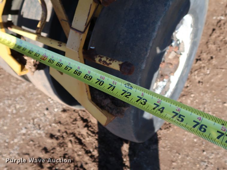 image for item DJ2429 1999 Caterpillar PS-150B  pneumatic roller