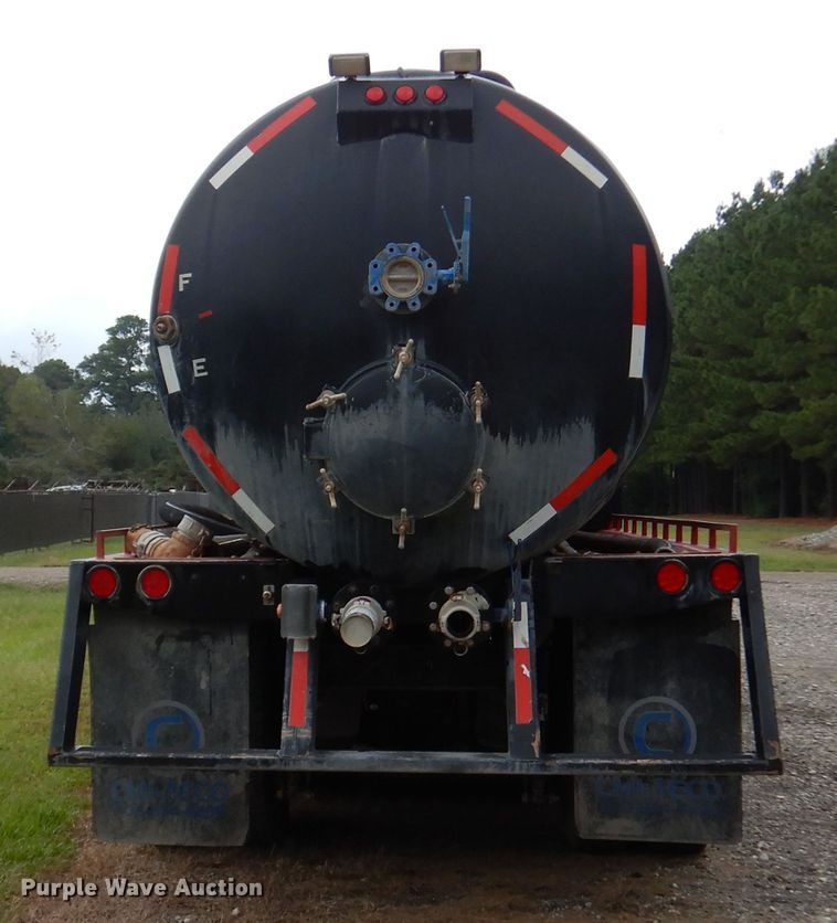 image for item DJ7421 2013 Mack Granite GU713  vacuum truck