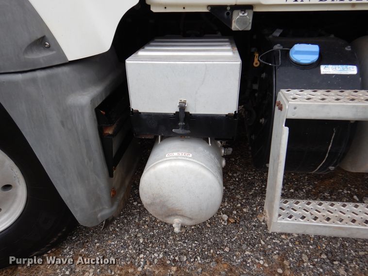 image for item DJ7421 2013 Mack Granite GU713  vacuum truck