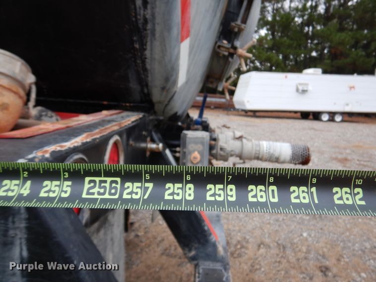 image for item DJ7421 2013 Mack Granite GU713  vacuum truck