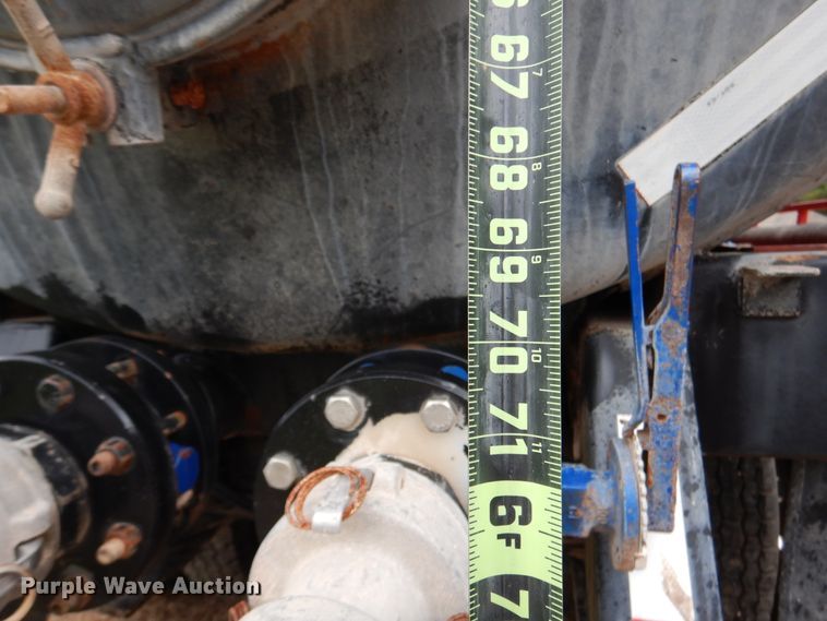 image for item DJ7421 2013 Mack Granite GU713  vacuum truck