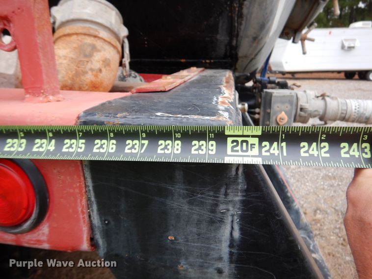 image for item DJ7421 2013 Mack Granite GU713  vacuum truck