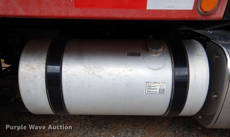 image for item DJ7421 2013 Mack Granite GU713  vacuum truck