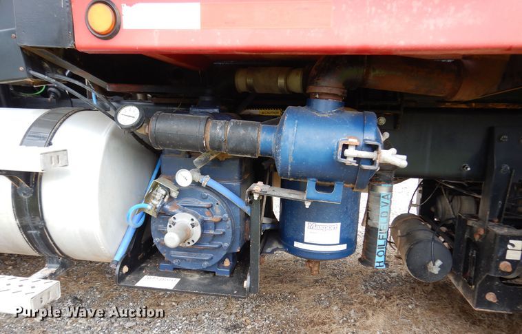 image for item DJ7421 2013 Mack Granite GU713  vacuum truck