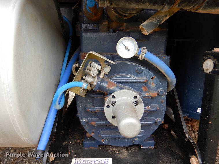 image for item DJ7421 2013 Mack Granite GU713  vacuum truck