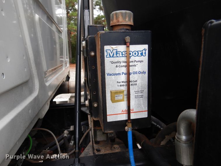 image for item DJ7421 2013 Mack Granite GU713  vacuum truck