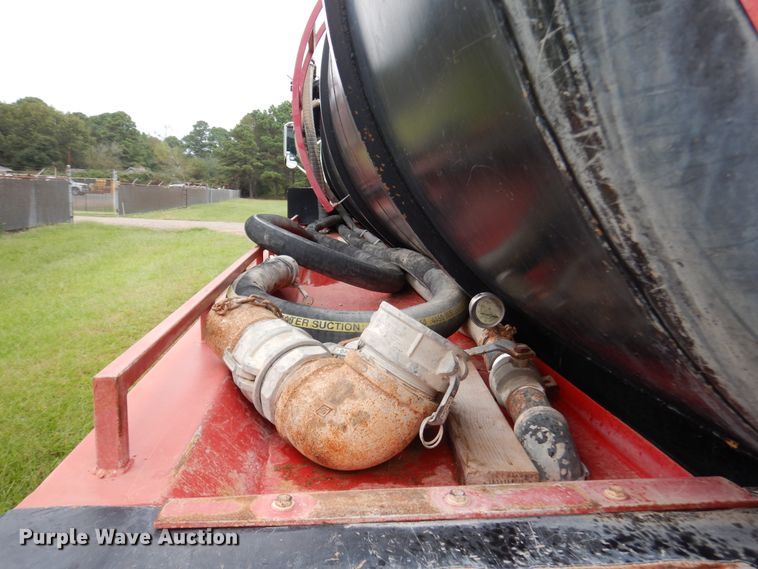 image for item DJ7421 2013 Mack Granite GU713  vacuum truck