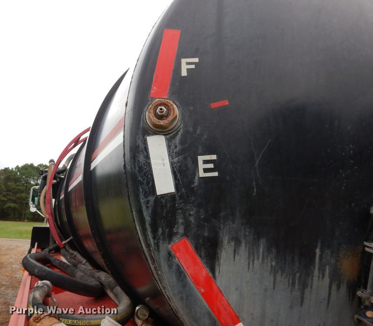 image for item DJ7421 2013 Mack Granite GU713  vacuum truck