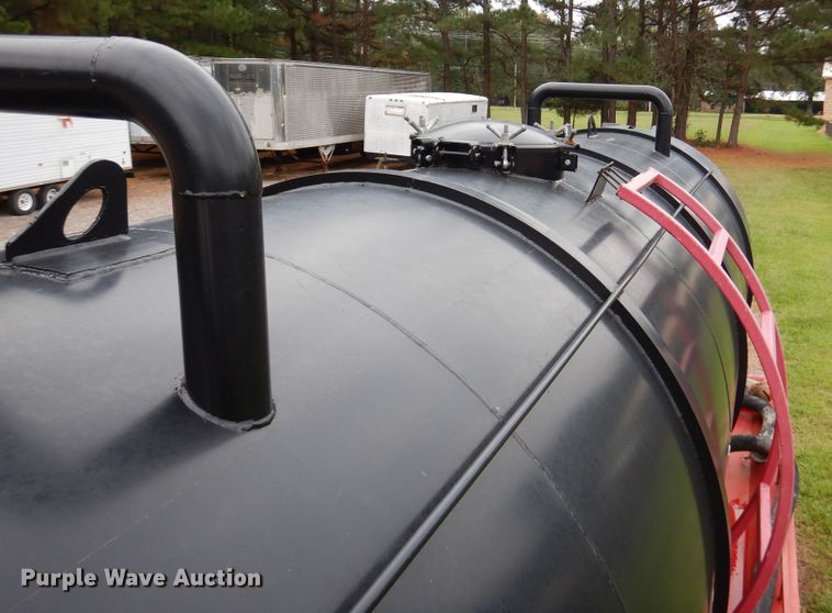 image for item DJ7421 2013 Mack Granite GU713  vacuum truck