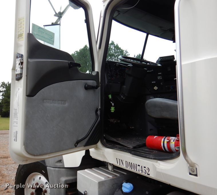 image for item DJ7421 2013 Mack Granite GU713  vacuum truck