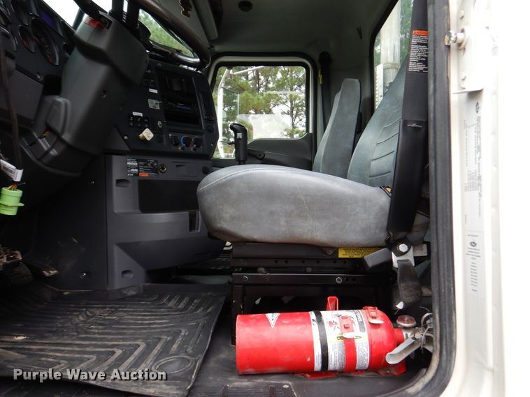 image for item DJ7421 2013 Mack Granite GU713  vacuum truck