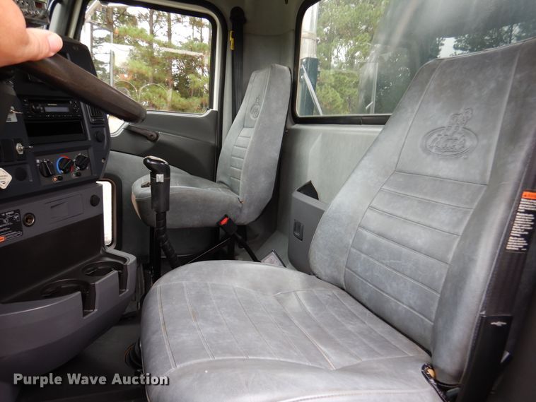 image for item DJ7421 2013 Mack Granite GU713  vacuum truck