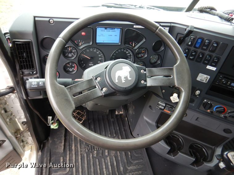 image for item DJ7421 2013 Mack Granite GU713  vacuum truck