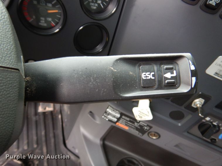 image for item DJ7421 2013 Mack Granite GU713  vacuum truck