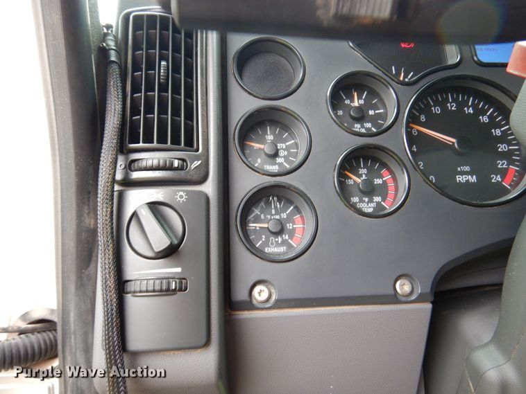 image for item DJ7421 2013 Mack Granite GU713  vacuum truck