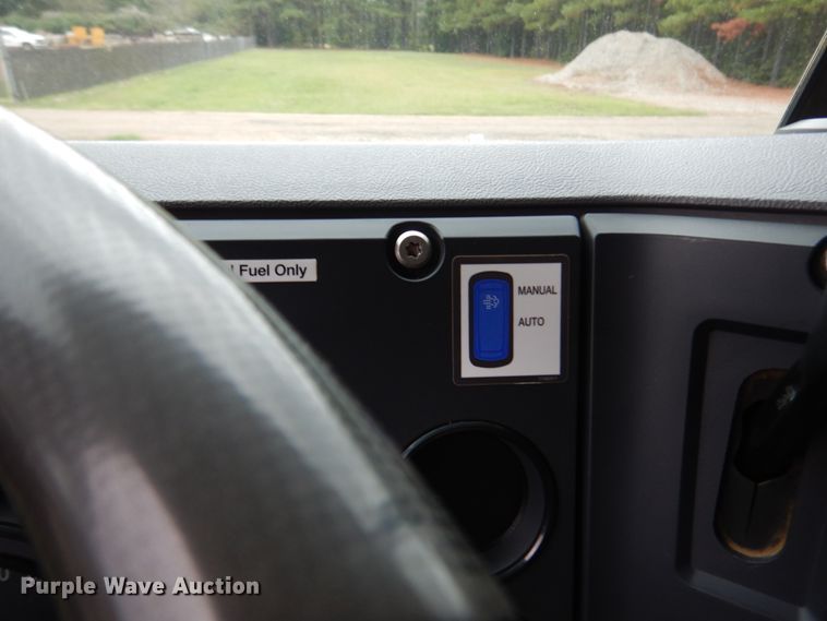 image for item DJ7421 2013 Mack Granite GU713  vacuum truck