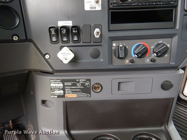 image for item DJ7421 2013 Mack Granite GU713  vacuum truck