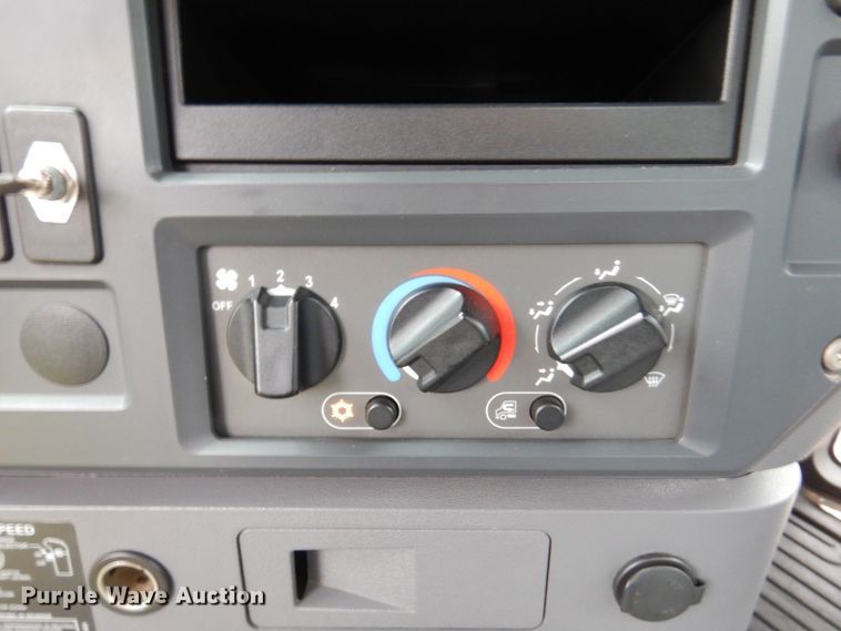 image for item DJ7421 2013 Mack Granite GU713  vacuum truck