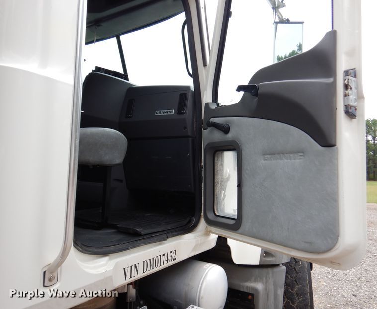 image for item DJ7421 2013 Mack Granite GU713  vacuum truck