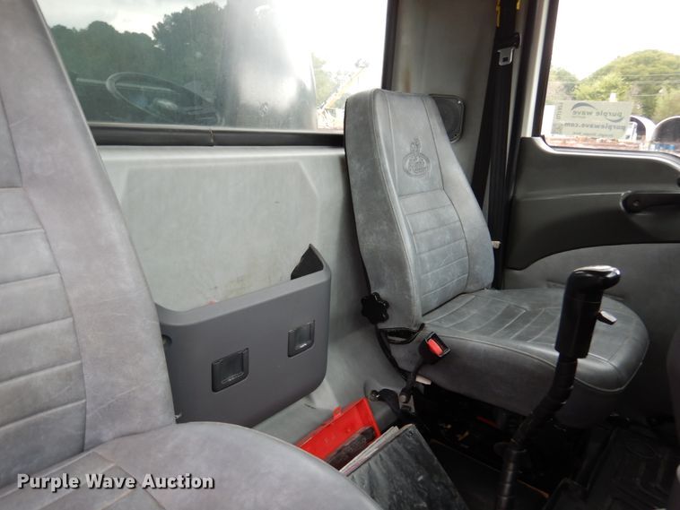 image for item DJ7421 2013 Mack Granite GU713  vacuum truck