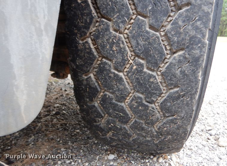 image for item DJ7421 2013 Mack Granite GU713  vacuum truck