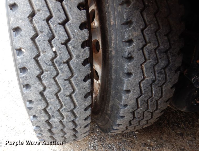 image for item DJ7421 2013 Mack Granite GU713  vacuum truck