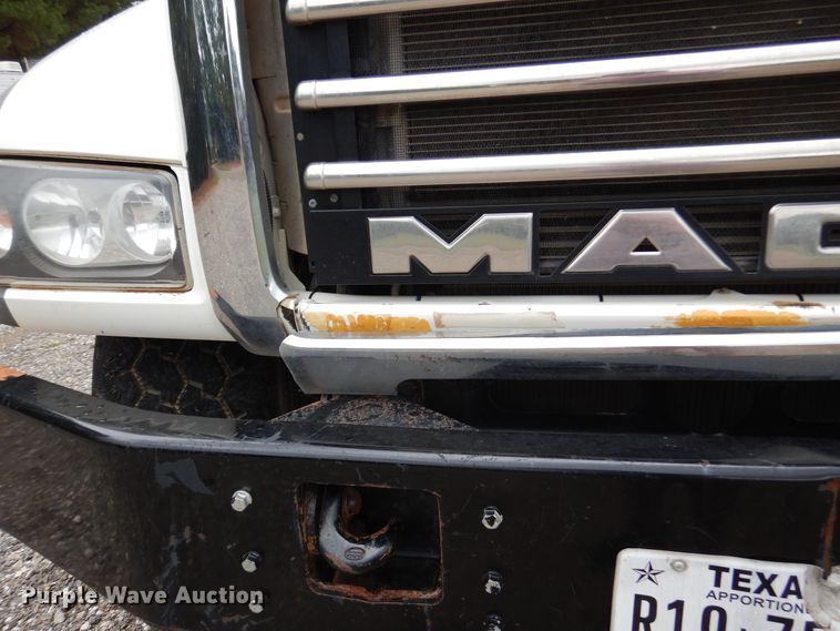 image for item DJ7421 2013 Mack Granite GU713  vacuum truck