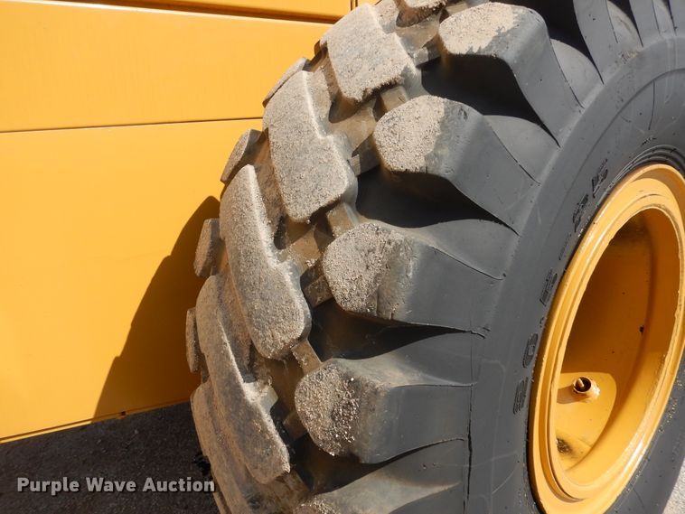 image for item DJ7441 1989 John Deere 544E  wheel loader