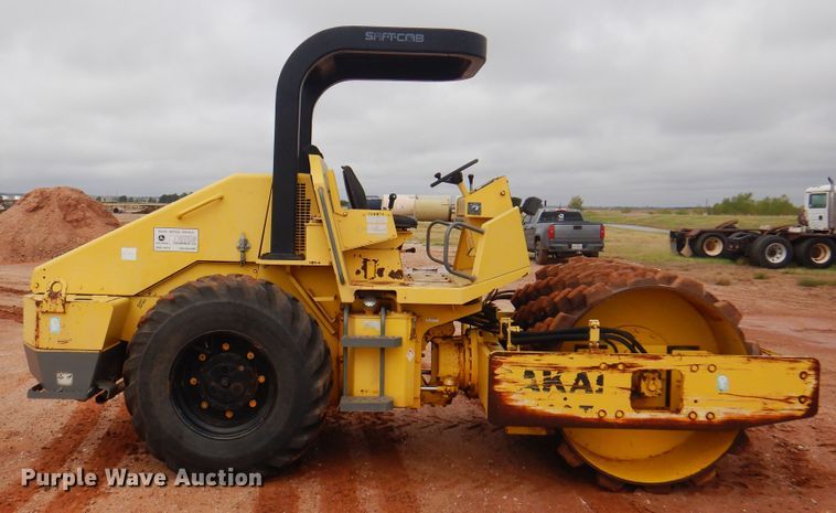 image for item DJ7519 Sakai SV400T  single drum vibratory roller