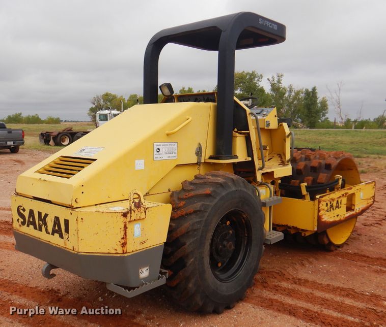 image for item DJ7519 Sakai SV400T  single drum vibratory roller