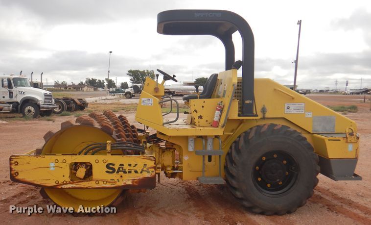 image for item DJ7519 Sakai SV400T  single drum vibratory roller