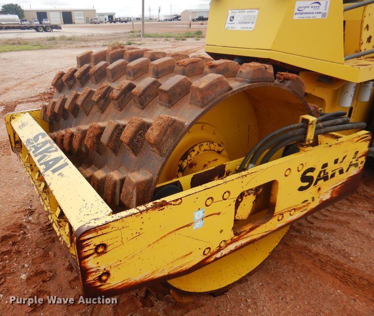 image for item DJ7519 Sakai SV400T  single drum vibratory roller